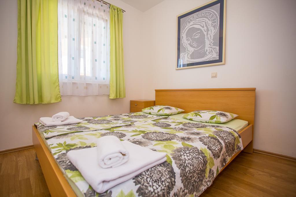Apartments Mira Kaštela Esterno foto